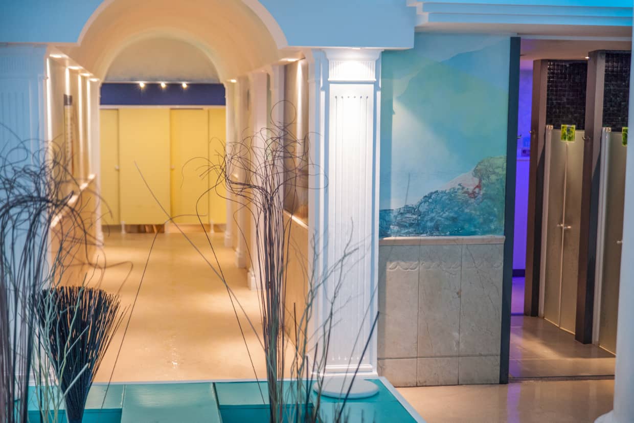 Acceso piscinas y saunas spa Torrelavega